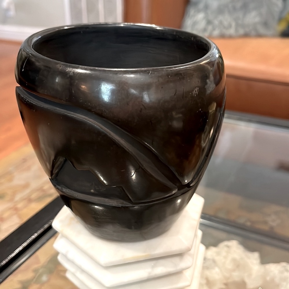 Vintage Mida Tafoya Santa Clara Pueblo Blackware signed Vase approx 5” x  5.5”